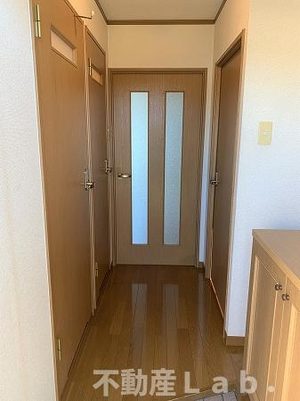 リヴィエール広瀬の玄関
