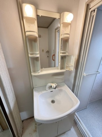 有野12団地 1号棟の独立洗面台