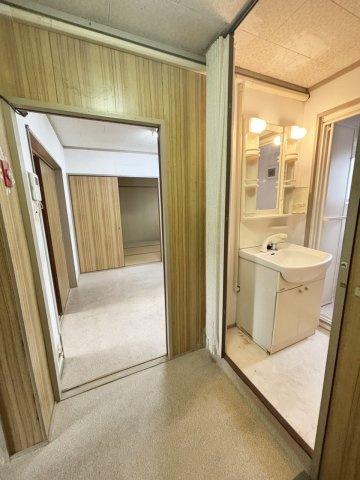 有野12団地 1号棟の独立洗面台