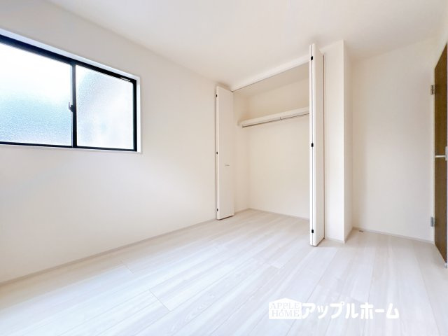 【新築戸建】鶴ヶ島市下新田第2 全4棟の洋室|２階居室は全室収納あり！たっぷりある収納活用でお部屋もキレイを保てます♪