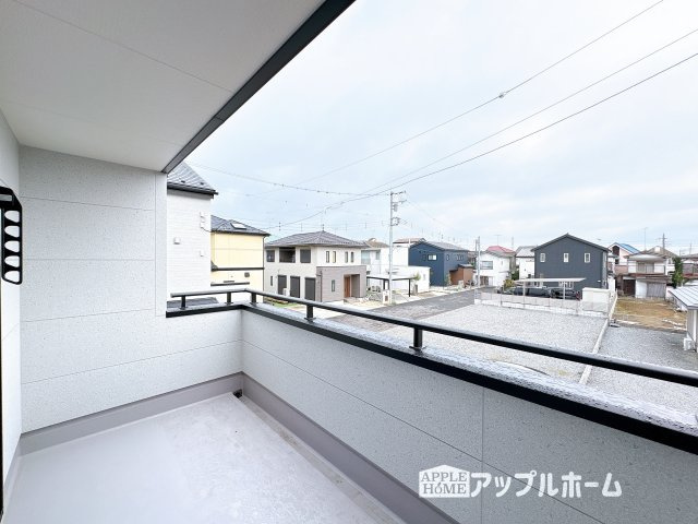 【新築戸建】鶴ヶ島市下新田第2 全4棟のその他|家族分の洗濯物もしっかり干せます。日当たりも良く、毎日のお洗濯が楽しくなりそう♪お布団は手軽に干せていつもポカポカに☆