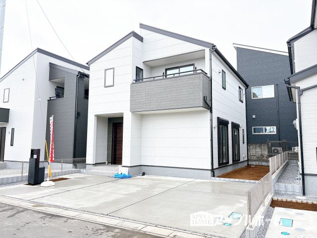 【新築戸建】鶴ヶ島市下新田第2 全4棟の前面道路含む現地写真|駐車場は並列駐車２台分☆来客時も安心です♪セカンドカー用にもお使いいただけます。