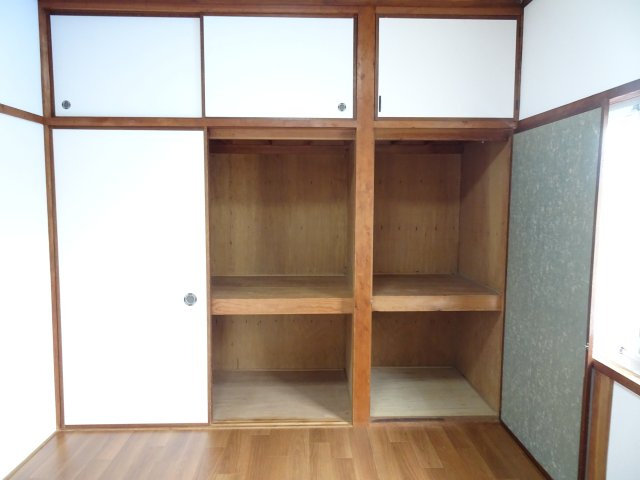 大垣市林町貸家の収納