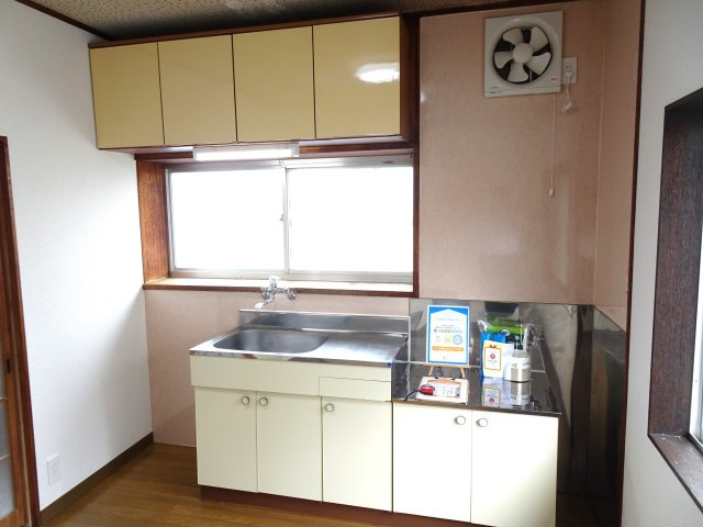 大垣市林町貸家のキッチン