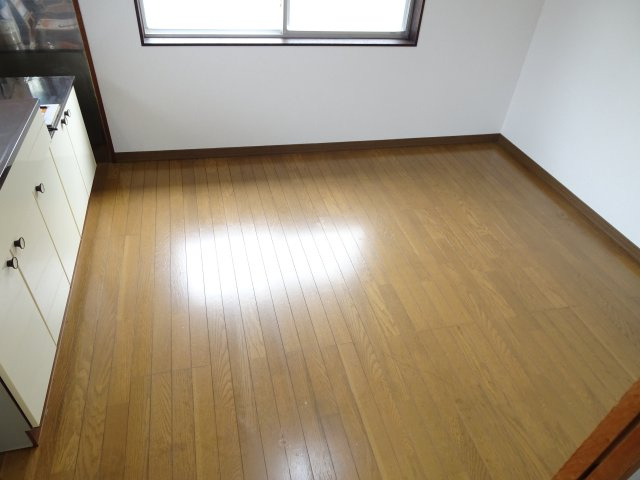 大垣市林町貸家の居間・リビング