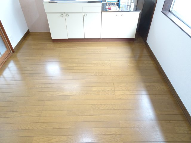 大垣市林町貸家の居間・リビング