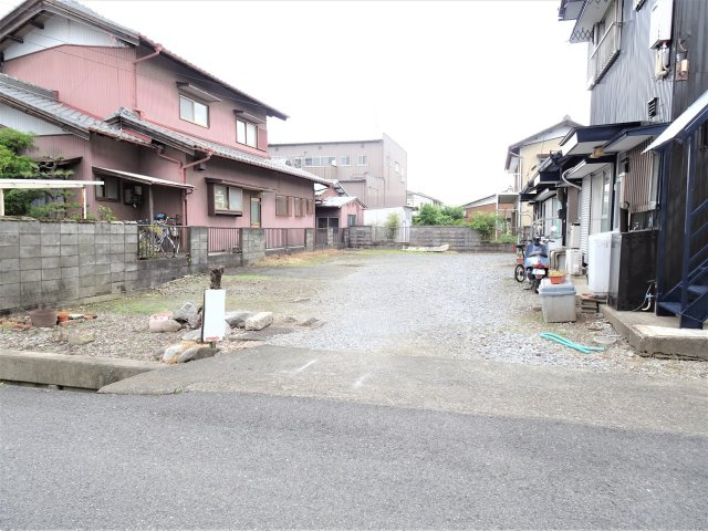 大垣市林町貸家の駐車場