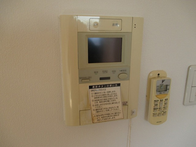 【セキュリティ】 | クレアートアドバンス北大阪 | 来客時に便利、ＴＶモニター付インターホンです