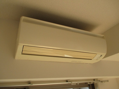 【その他】 | クレアートアドバンス北大阪 | エアコンが有るので年中快適ですね