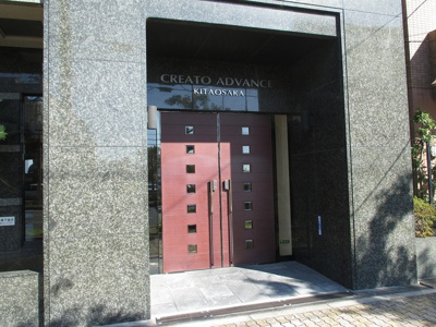 【エントランス】 | クレアートアドバンス北大阪 | 大理石張りのエントランスです