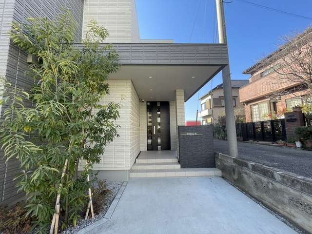 Ｂｏｎｈｅｕｒ　Ｍのエントランス