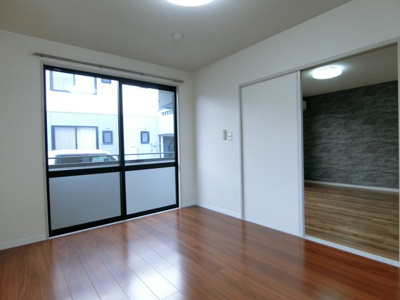 【洋室】 | ヴィ・ラフィネ旗ヶ崎2号館