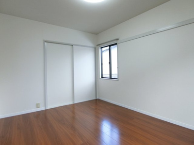 【洋室】 | ヴィ・ラフィネ旗ヶ崎2号館