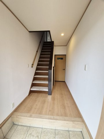 【玄関】 | 物集女町御所海道　一戸建