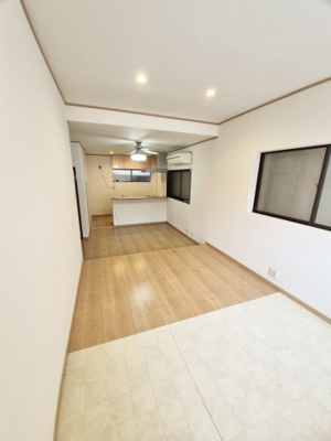 【居間・リビング】 | 物集女町御所海道　一戸建