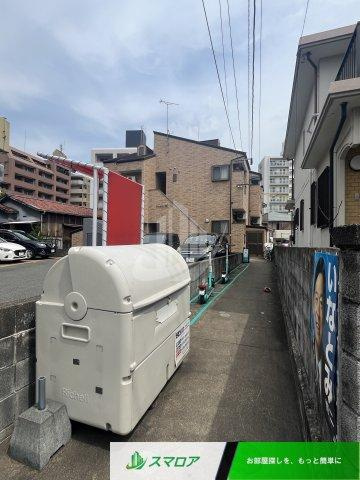 福岡市南区玉川町のアパートのエントランス