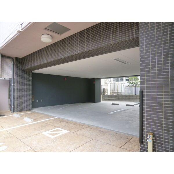 福岡市博多区千代１丁目の賃貸マンションの駐車場