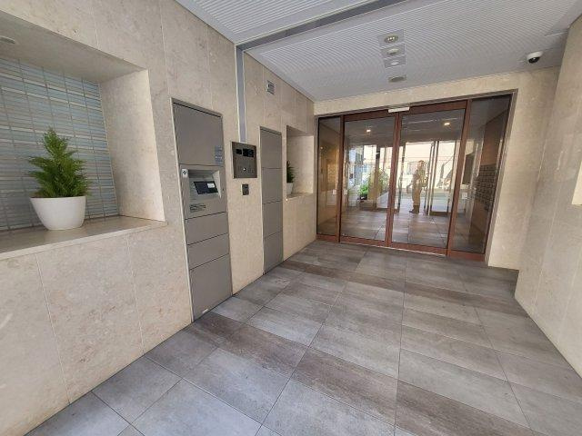 福岡市博多区山王１丁目の賃貸マンションのエントランス