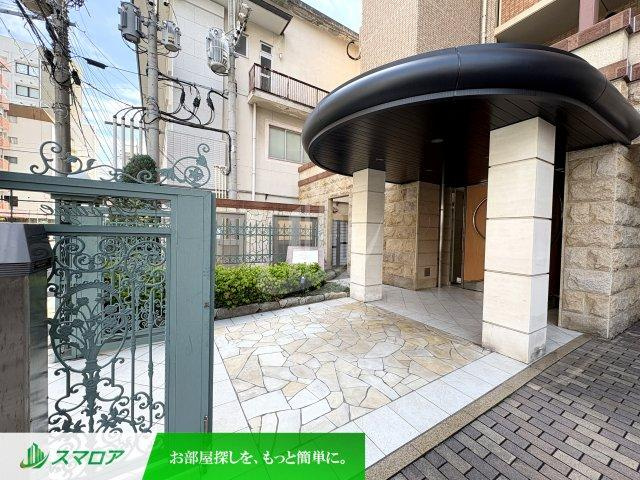 福岡市中央区薬院３丁目の賃貸マンションのエントランス