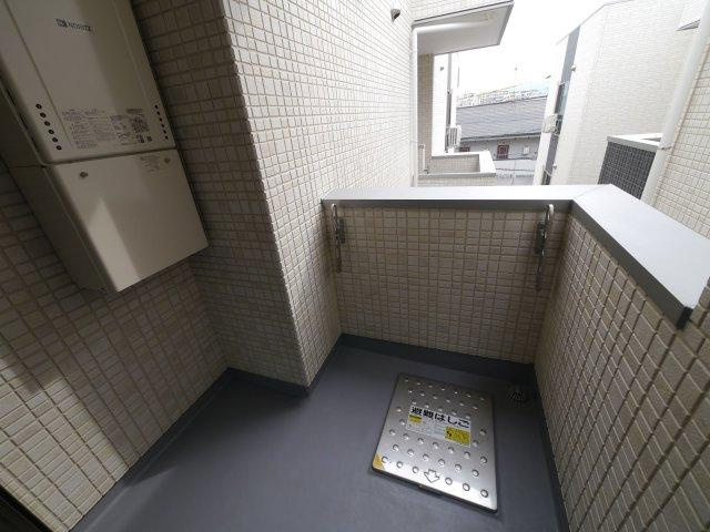 福岡市博多区諸岡４丁目のアパートのバルコニー