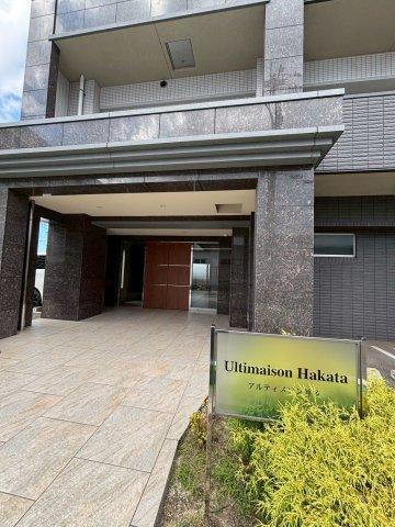 福岡市博多区東比恵３丁目の賃貸マンションのエントランス