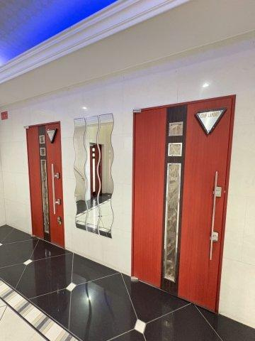 福岡市博多区堅粕３丁目の賃貸マンションのエントランス