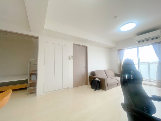 レアシス津田沼前原の丘の居間・リビング|リビング/足元から部屋全体を均一に暖めることができる床暖房完備