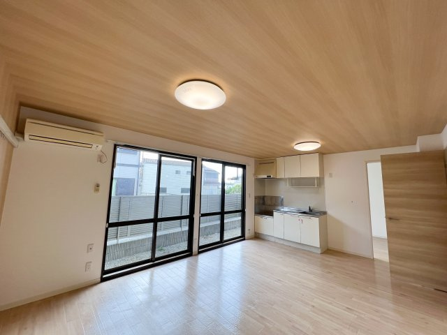 クレセントガーデン B棟の居間・リビング