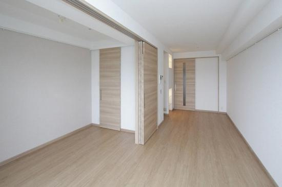 福岡市博多区千代２丁目の賃貸マンションのエントランス