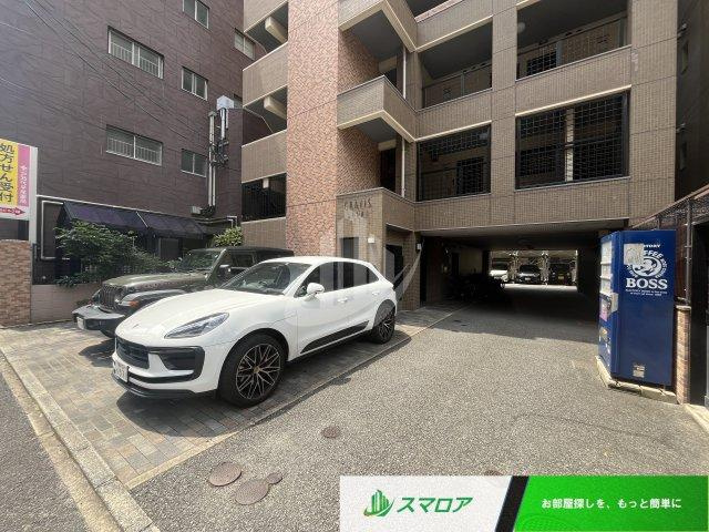 福岡市中央区平尾２丁目の賃貸マンションの駐車場