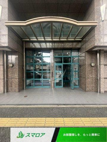 福岡市中央区桜坂３丁目の賃貸マンションのエントランス