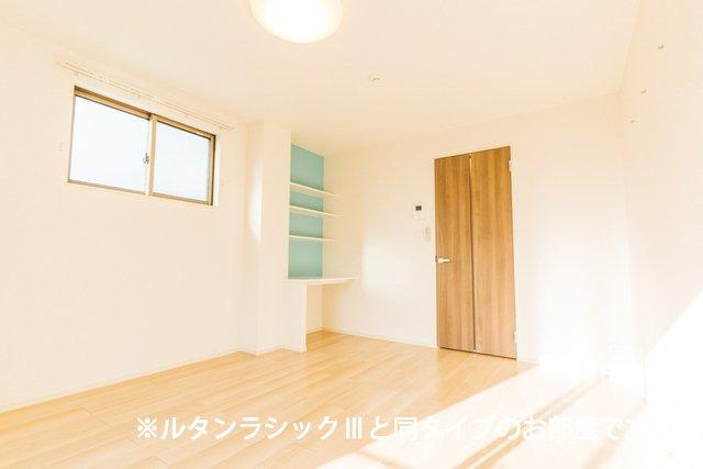 福岡市博多区吉塚３丁目のアパートのロビー