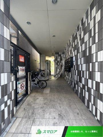 福岡市中央区大宮１丁目のアパートのエントランス