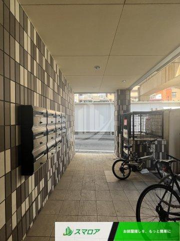 福岡市中央区大宮１丁目のアパートのロビー