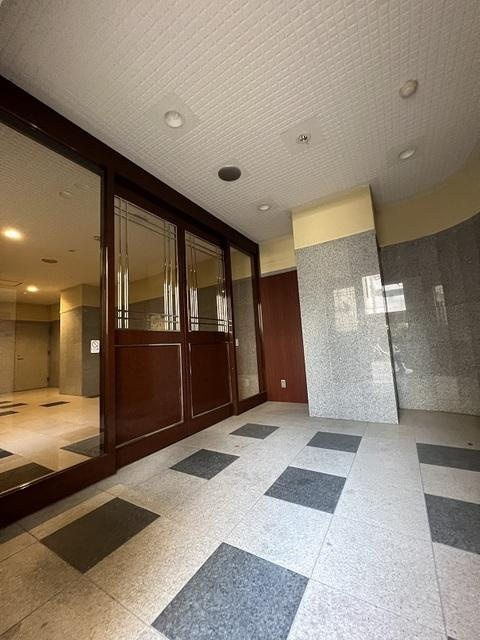 福岡市博多区千代１丁目の賃貸マンションのロビー