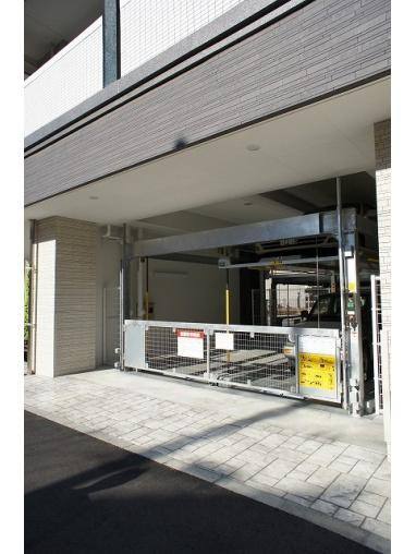 福岡市博多区対馬小路の賃貸マンションの駐車場