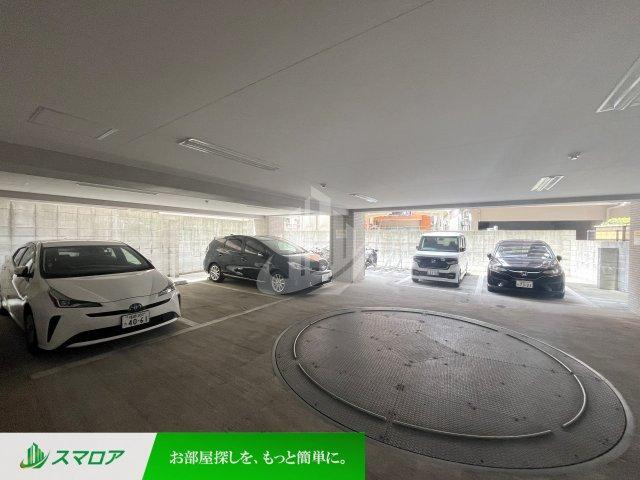 福岡市中央区平尾２丁目の賃貸マンションの駐車場