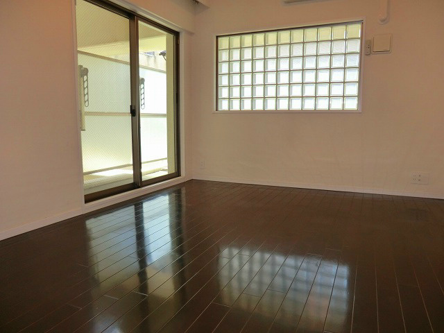 ジークレフ神戸元町の居間・リビング|洋室です