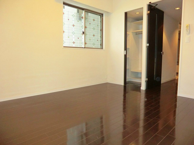 ジークレフ神戸元町の居間・リビング|スタンダードな洋室です