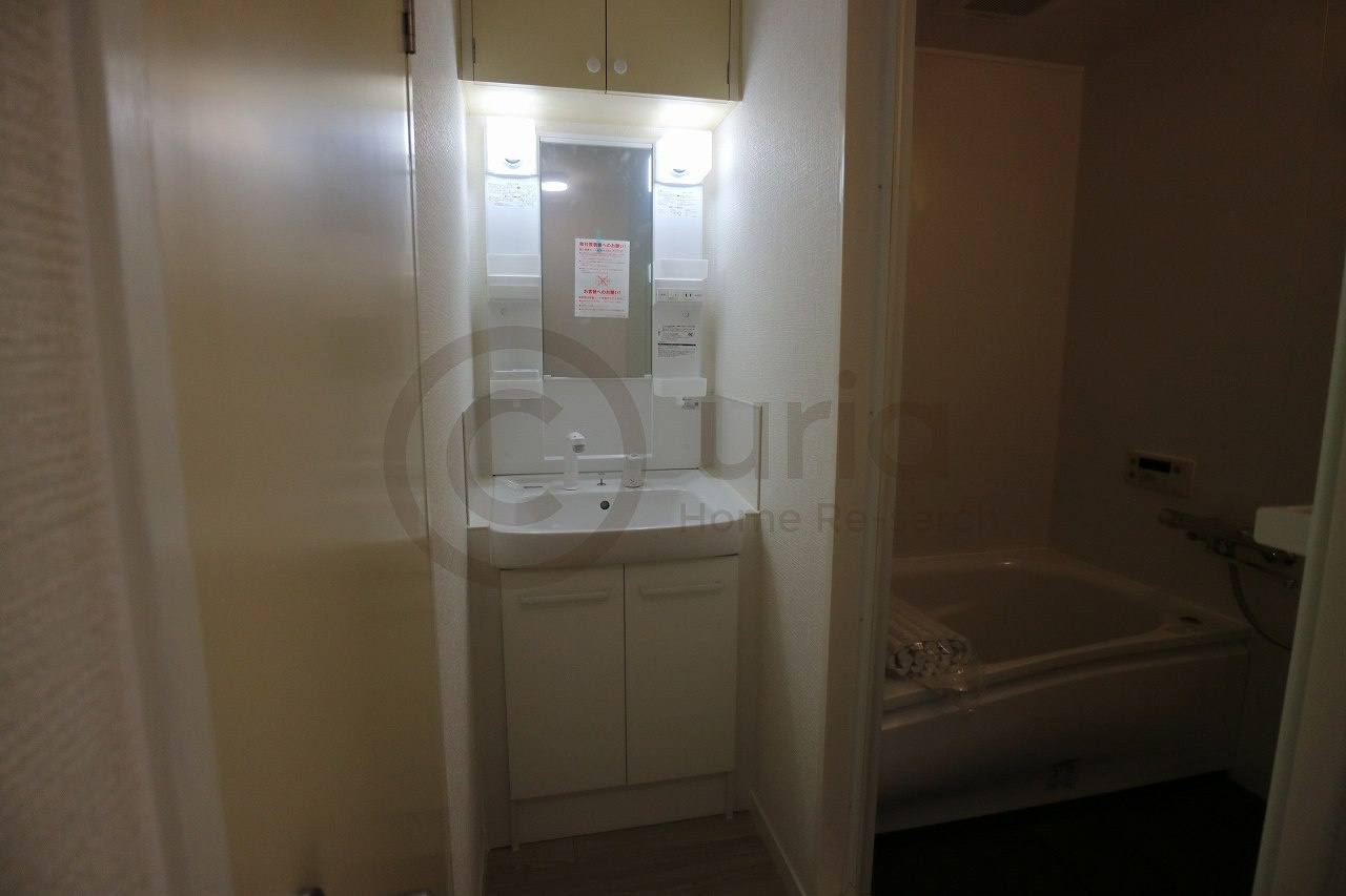 反高苑の洗面所