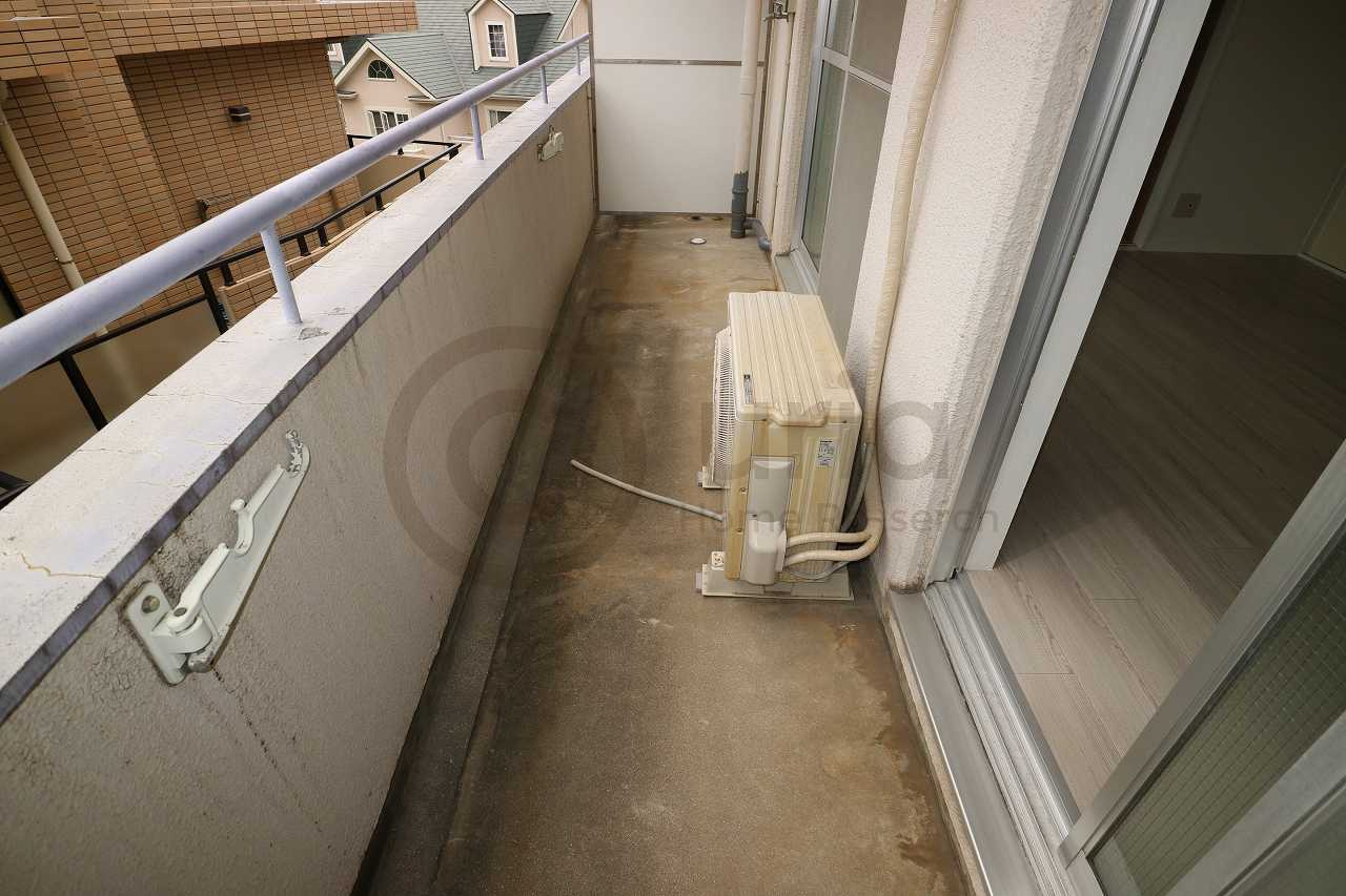 反高苑のバルコニー