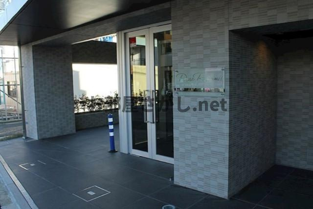 ジェノヴィア新宿中落合スカイガーデン【築浅デザイナーズ／2026年1月中旬入居可】のエントランス