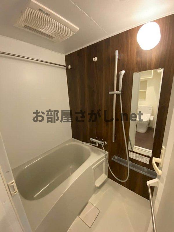 ジェノヴィア新宿中落合スカイガーデン【築浅デザイナーズ／2026年1月中旬入居可】の浴室