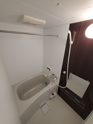 【浴室】 | メシル新大阪 | 浴室乾燥機付きのバスルームです。