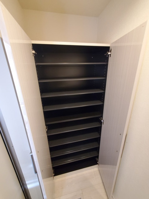 【収納】 | メシル新大阪 | 大きなシューズボックスです。