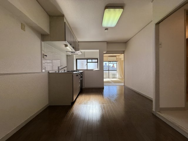 シャトー柴原の居間・リビング