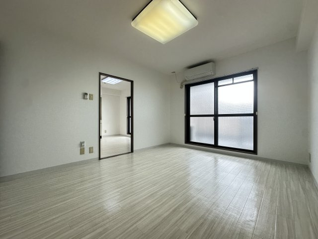 スカイハイツ苅田の洋室