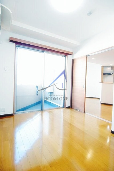 ｕｎ　ｐｒｅｍｉｅｒの居間・リビング|洋室のお部屋です。