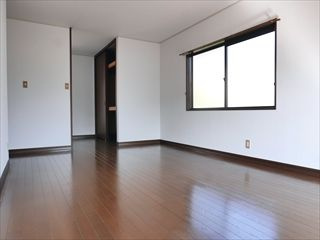 広島市安佐北区口田南９丁目の一戸建ての寝室