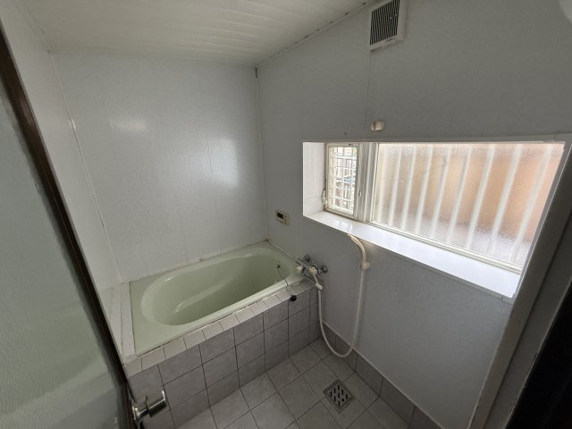 新稲３丁目貸家の浴室